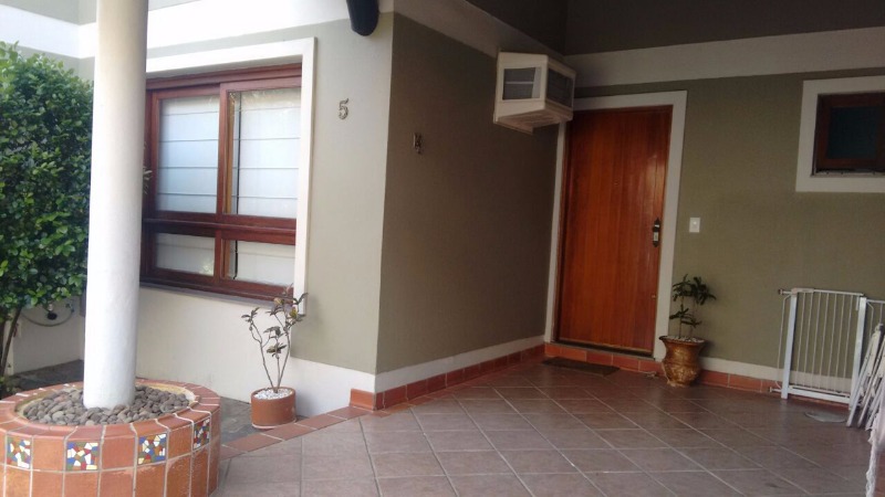 Casa Condominio com 173m², 3 dormitórios, 1 suíte, 2 vagas no bairro Tristeza em Porto Alegre para Comprar