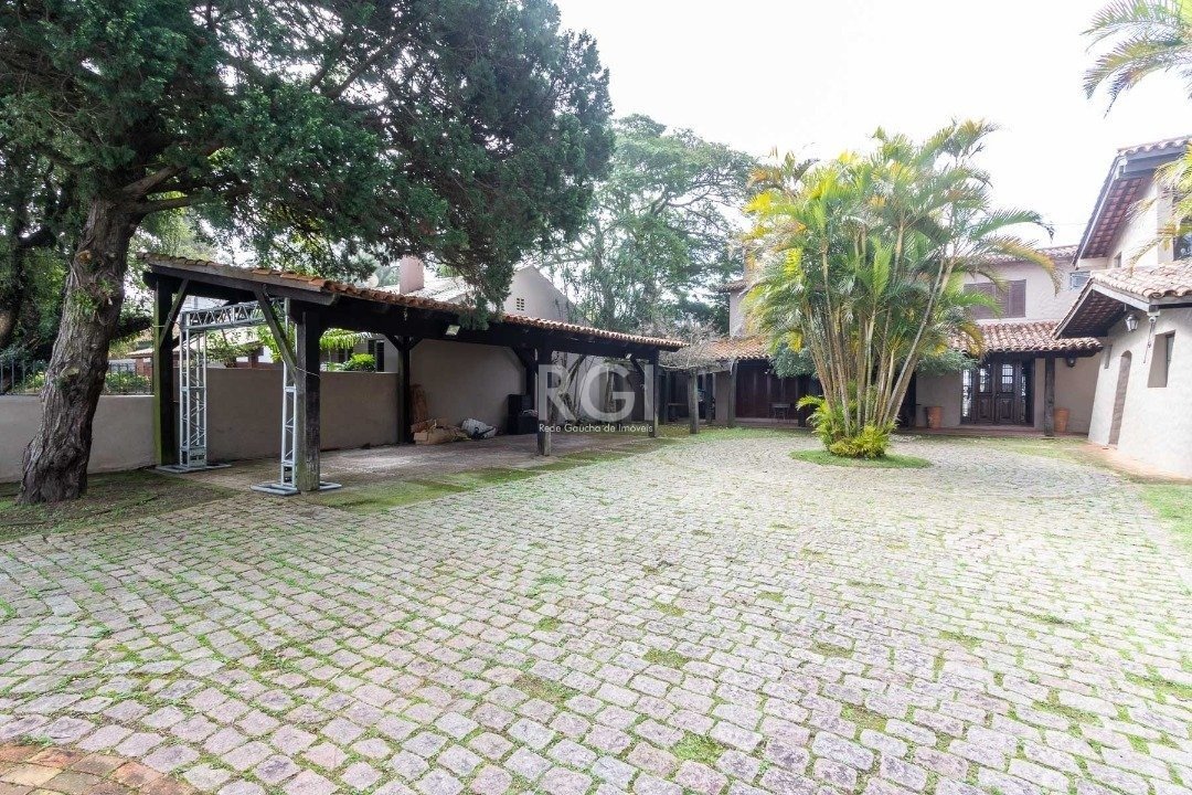 Casa à venda com 4 quartos, 880m² - Foto 2