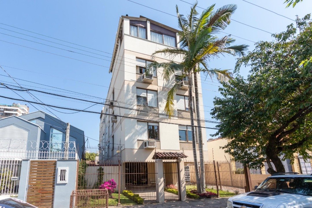 Cobertura com 114m², 2 dormitórios, 1 vaga no bairro Santana em Porto Alegre para Comprar