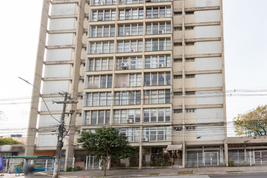 Apartamento com 125m², 3 dormitórios, 1 suíte, 1 vaga no bairro Menino Deus em Porto Alegre para Comprar
