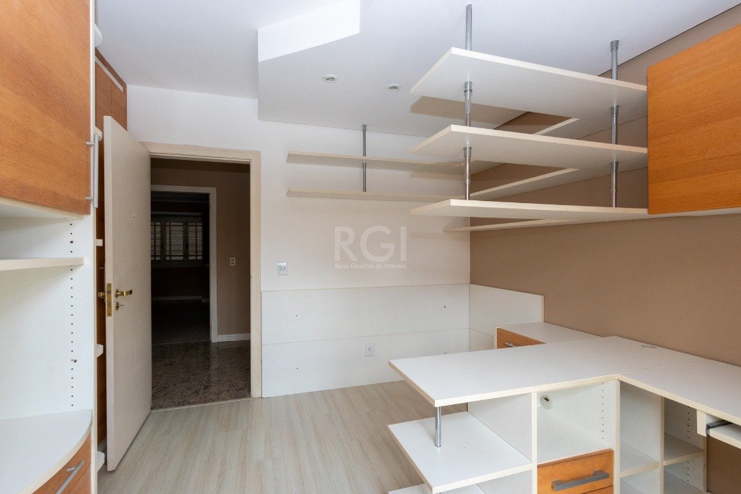 Casa de Condomínio à venda com 3 quartos, 250m² - Foto 35