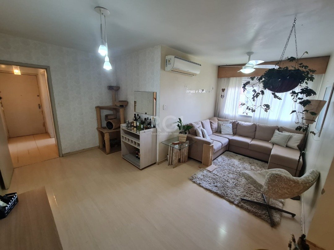 Apartamento com 88m², 4 dormitórios, 1 vaga no bairro Cristal em Porto Alegre para Comprar