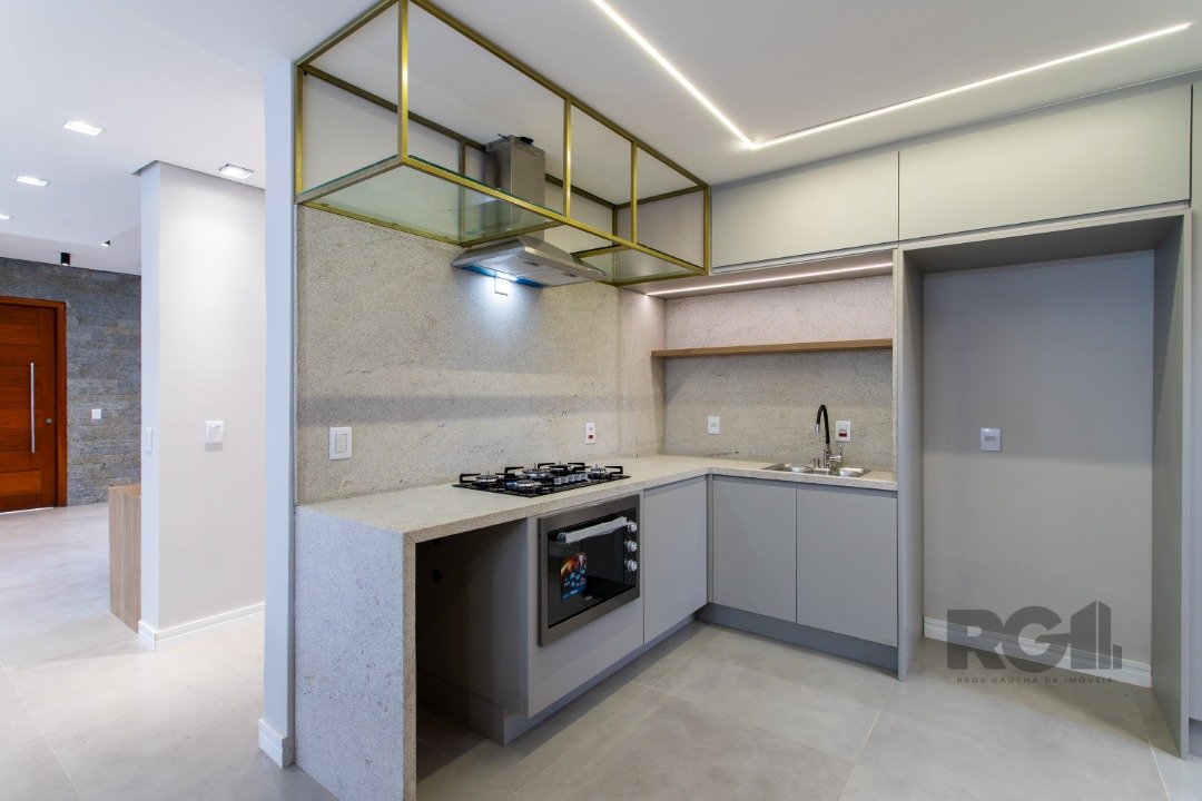 Casa Condominio para Venda - 300m², 3 dormitórios, sendo 3 suites, 2 vagas - Alphaville