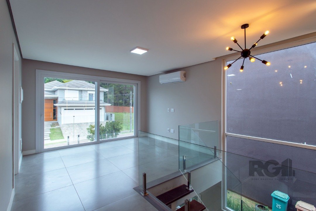 Casa Condominio para Venda - 300m², 3 dormitórios, sendo 3 suites, 2 vagas - Alphaville