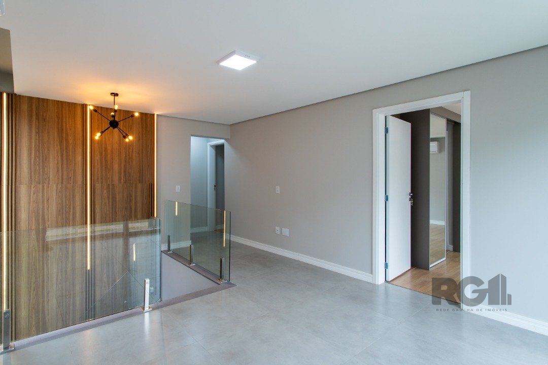 Casa Condominio para Venda - 300m², 3 dormitórios, sendo 3 suites, 2 vagas - Alphaville
