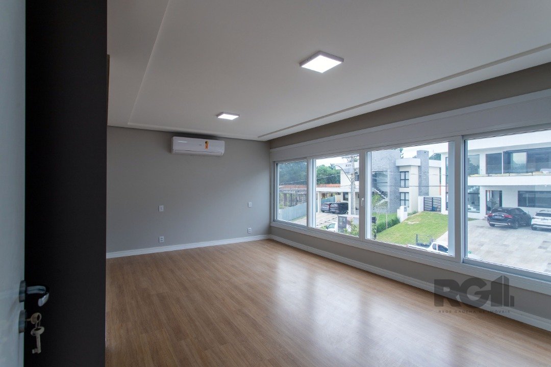 Casa Condominio para Venda - 300m², 3 dormitórios, sendo 3 suites, 2 vagas - Alphaville