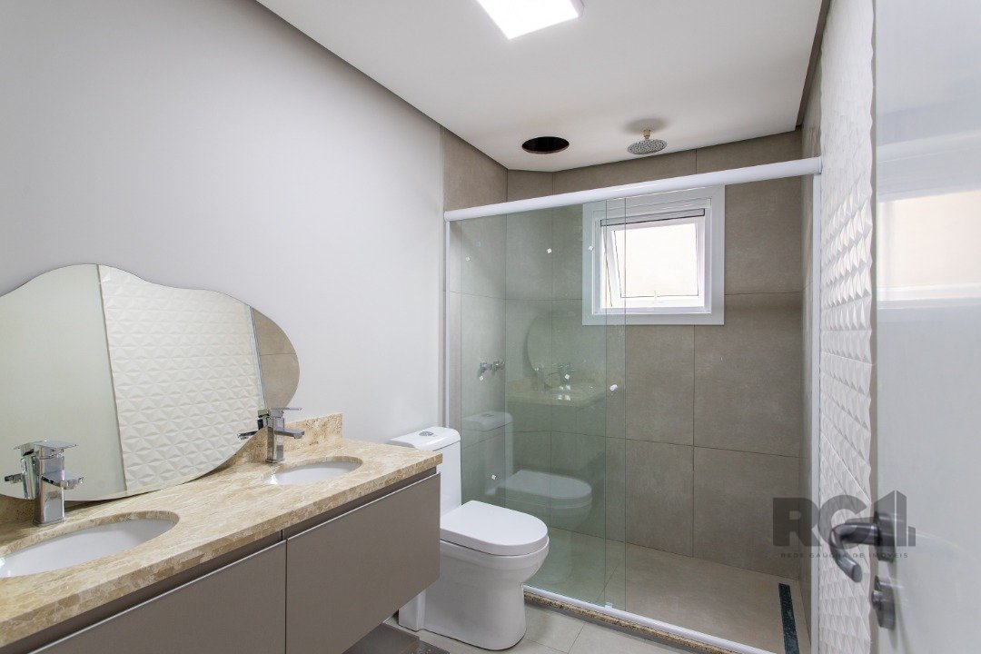 Casa Condominio para Venda - 300m², 3 dormitórios, sendo 3 suites, 2 vagas - Alphaville