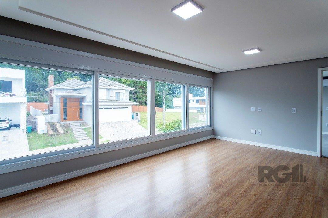 Casa Condominio para Venda - 300m², 3 dormitórios, sendo 3 suites, 2 vagas - Alphaville