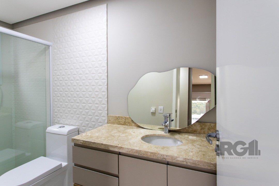 Casa Condominio para Venda - 300m², 3 dormitórios, sendo 3 suites, 2 vagas - Alphaville