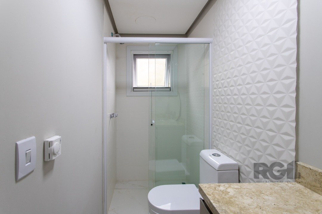 Casa Condominio para Venda - 300m², 3 dormitórios, sendo 3 suites, 2 vagas - Alphaville