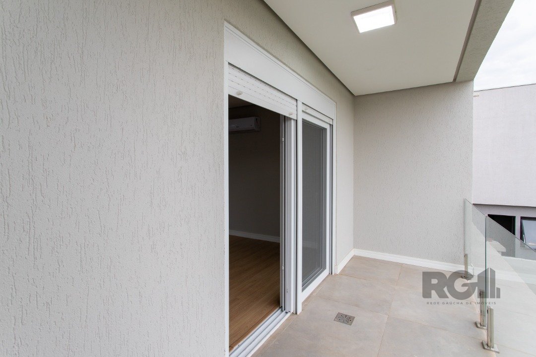 Casa Condominio para Venda - 300m², 3 dormitórios, sendo 3 suites, 2 vagas - Alphaville