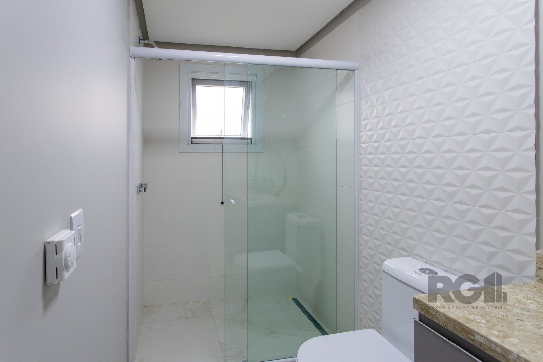 Casa Condominio para Venda - 300m², 3 dormitórios, sendo 3 suites, 2 vagas - Alphaville