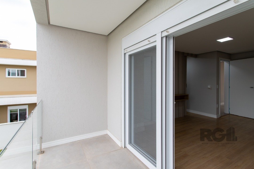 Casa Condominio para Venda - 300m², 3 dormitórios, sendo 3 suites, 2 vagas - Alphaville