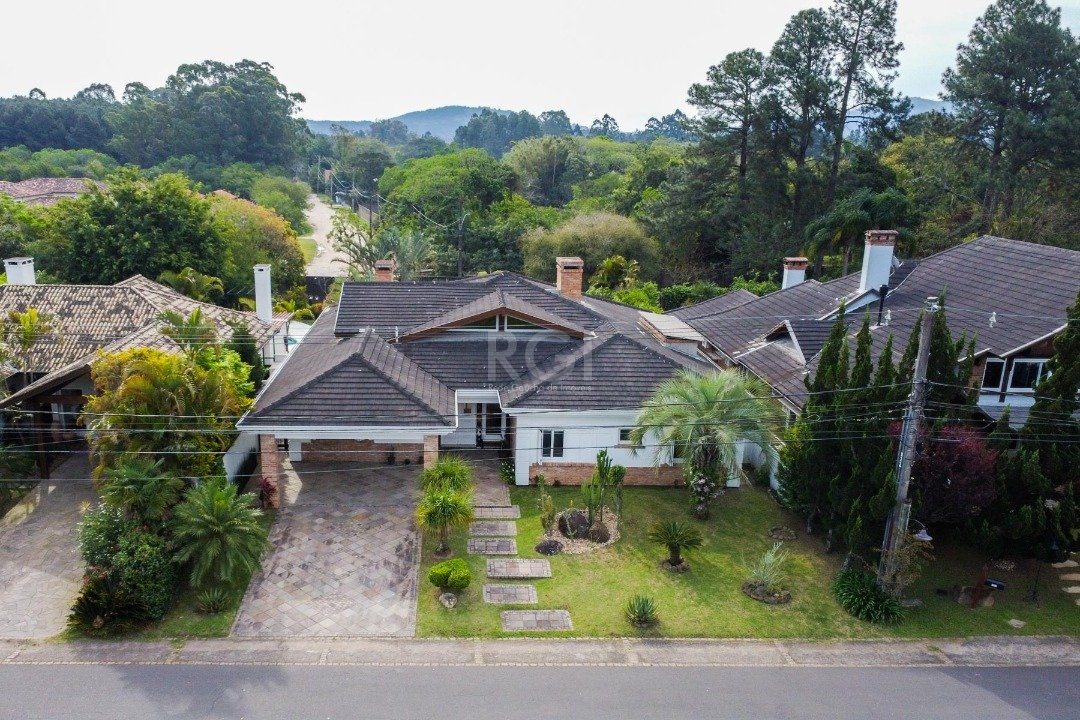 Casa de Condomínio à venda com 5 quartos, 389m² - Foto 6