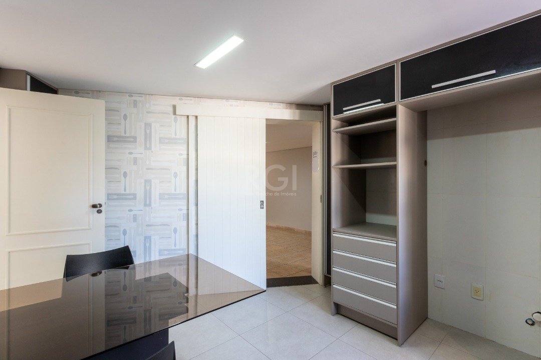 Casa à venda com 5 quartos, 298m² - Foto 12