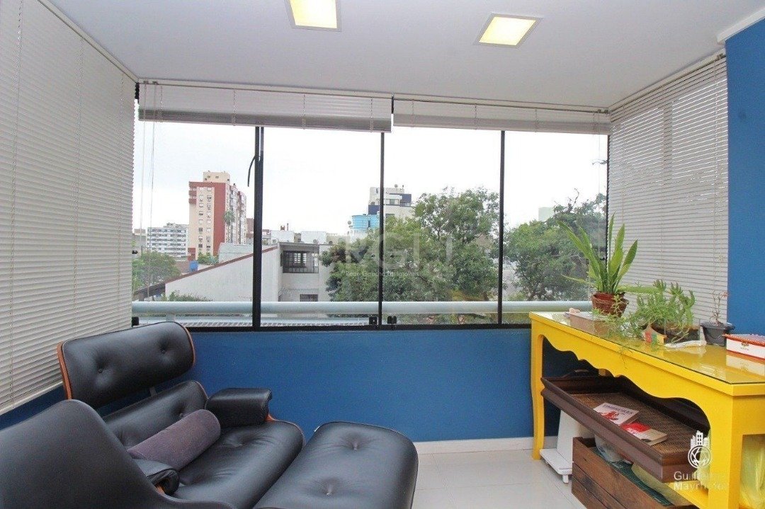 Apartamento à venda com 2 quartos, 71m² - Foto 2