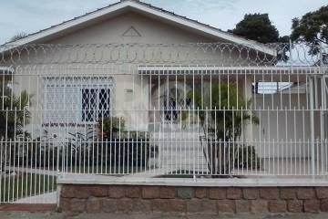 Casa com 184m², 3 dormitórios, 2 suítes, 4 vagas no bairro Cristal em Porto Alegre para Comprar
