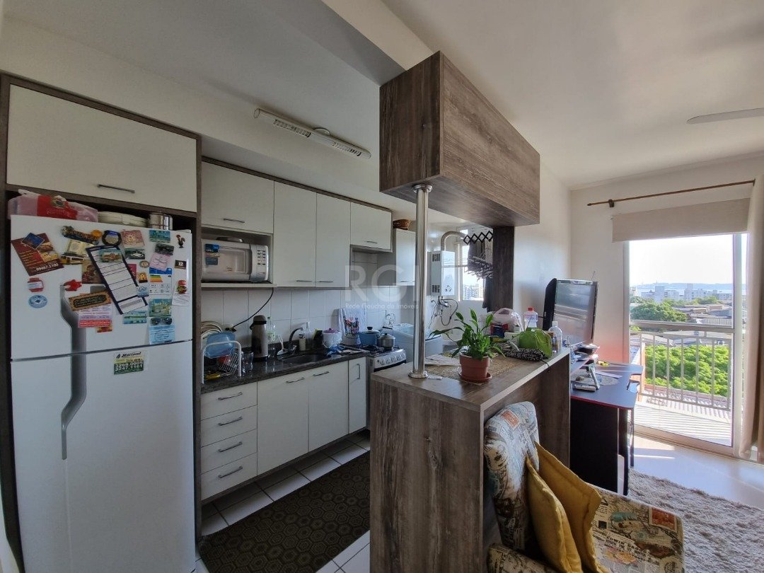 Apartamento com 67m², 3 dormitórios, 1 suíte, 2 vagas no bairro Tristeza em Porto Alegre para Comprar