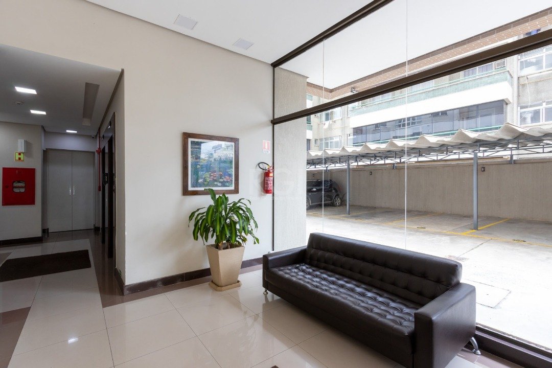 Apartamento à venda com 2 quartos, 61m² - Foto 4