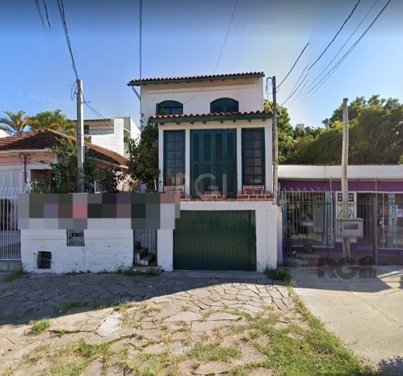 Casa com 80m², 3 dormitórios, 2 vagas no bairro Teresópolis em Porto Alegre para Comprar