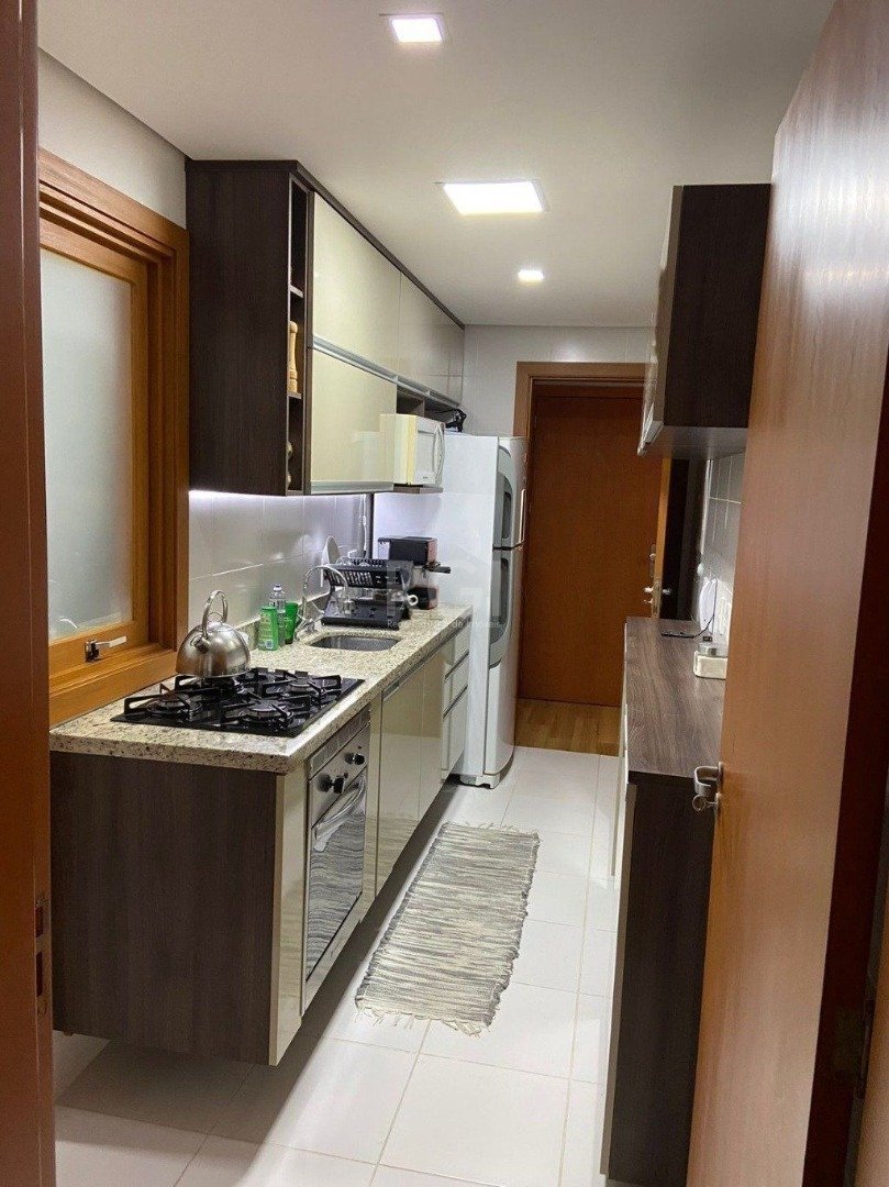 Apartamento à venda com 2 quartos, 75m² - Foto 17