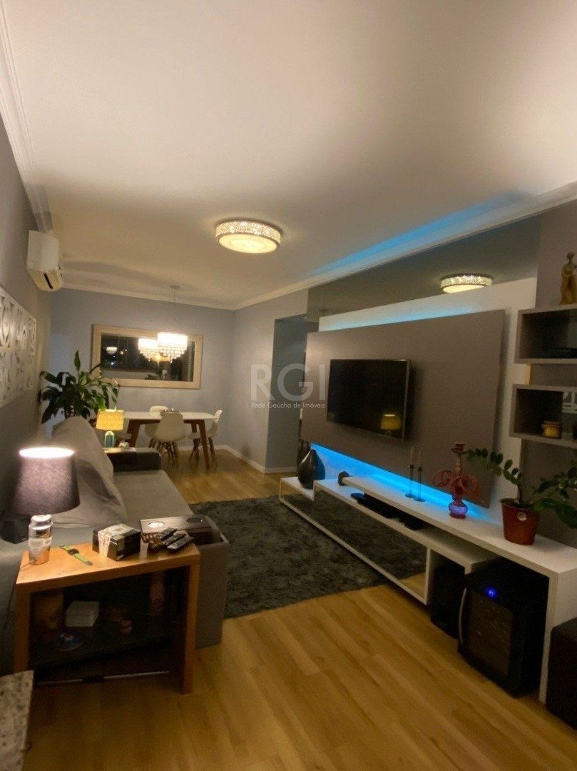 Apartamento à venda com 2 quartos, 75m² - Foto 2