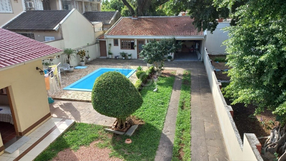 Casa à venda com 5 quartos, 370m² - Foto 1