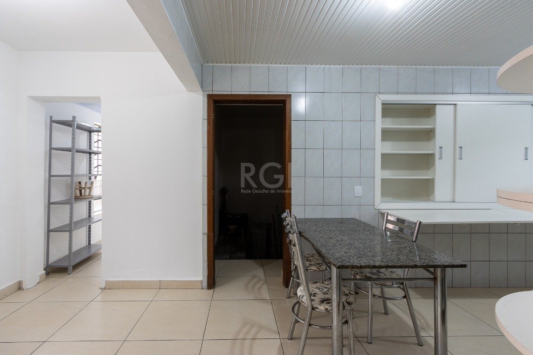 Casa para alugar com 3 quartos, 249m² - Foto 9