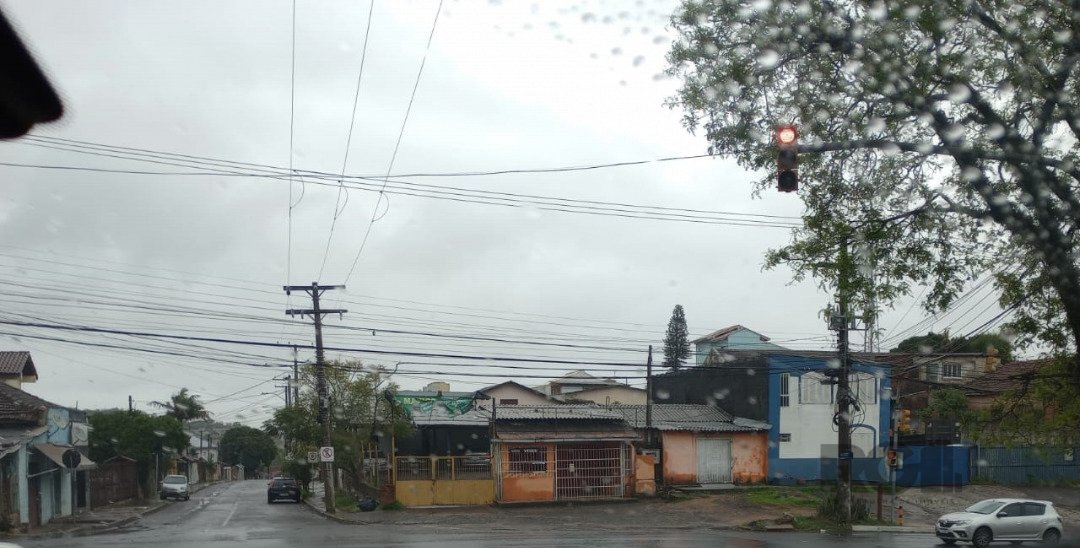 Terreno com 450m² no bairro Cavalhada em Porto Alegre para Comprar