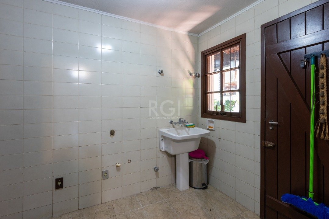 Casa para alugar com 4 quartos, 358m² - Foto 35