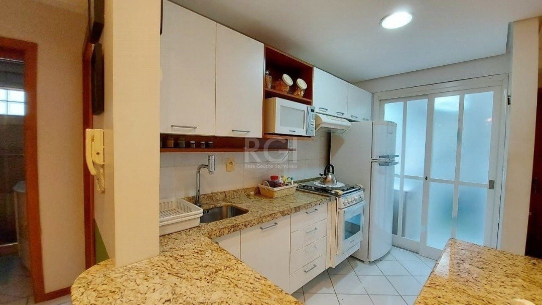 Apartamento à venda com 2 quartos, 70m² - Foto 8