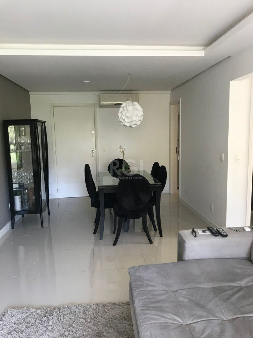 Apartamento à venda com 2 quartos, 82m² - Foto 3