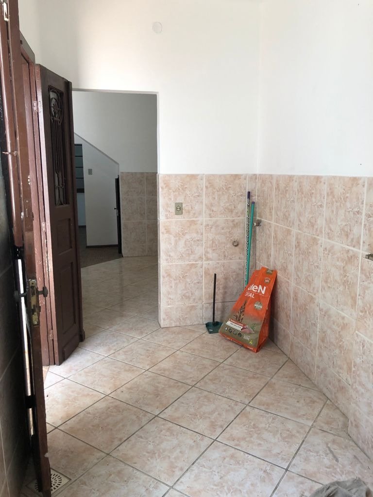 Casa à venda com 4 quartos, 144m² - Foto 11