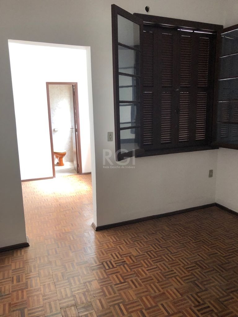 Casa à venda com 4 quartos, 144m² - Foto 1