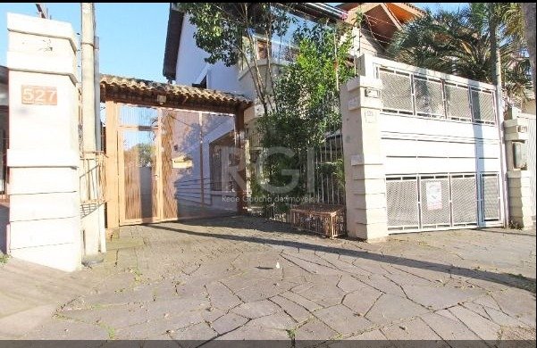 Casa de Condomínio à venda com 3 quartos, 200m² - Foto 2