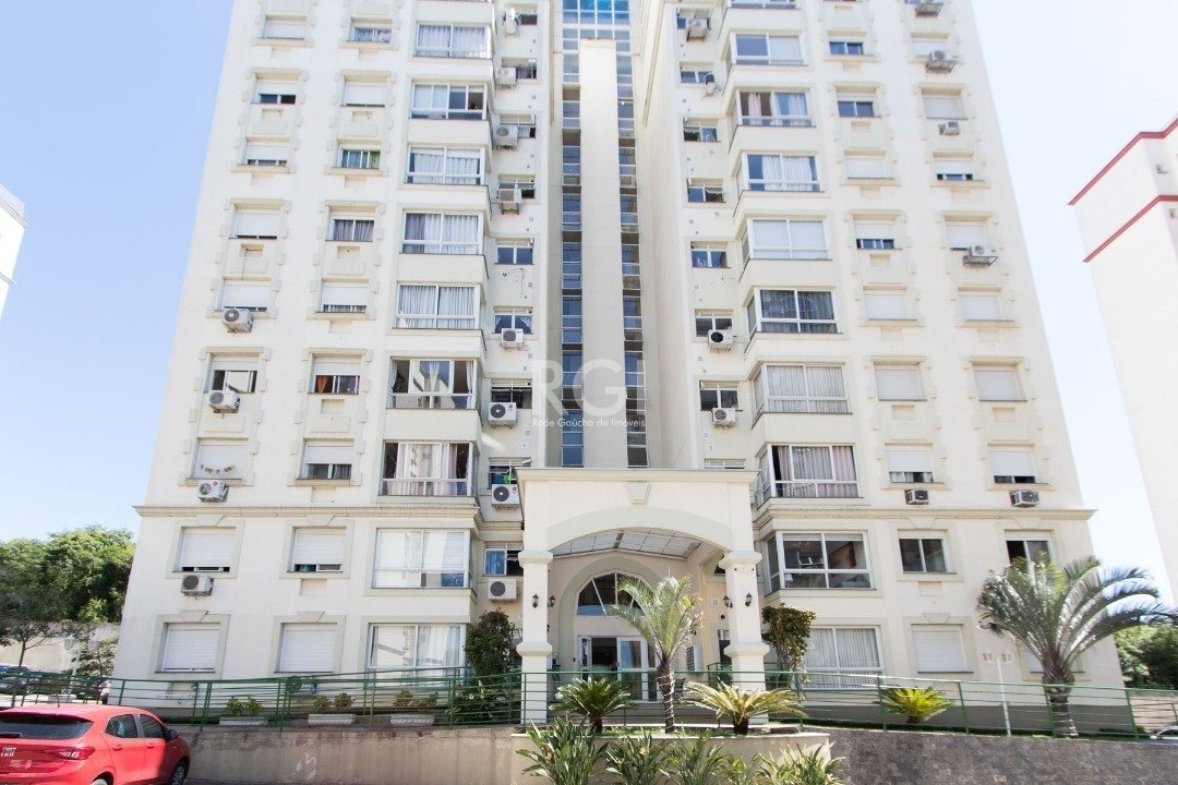 Apartamento com 71m², 3 dormitórios, 1 suíte, 1 vaga no bairro Cavalhada em Porto Alegre para Comprar