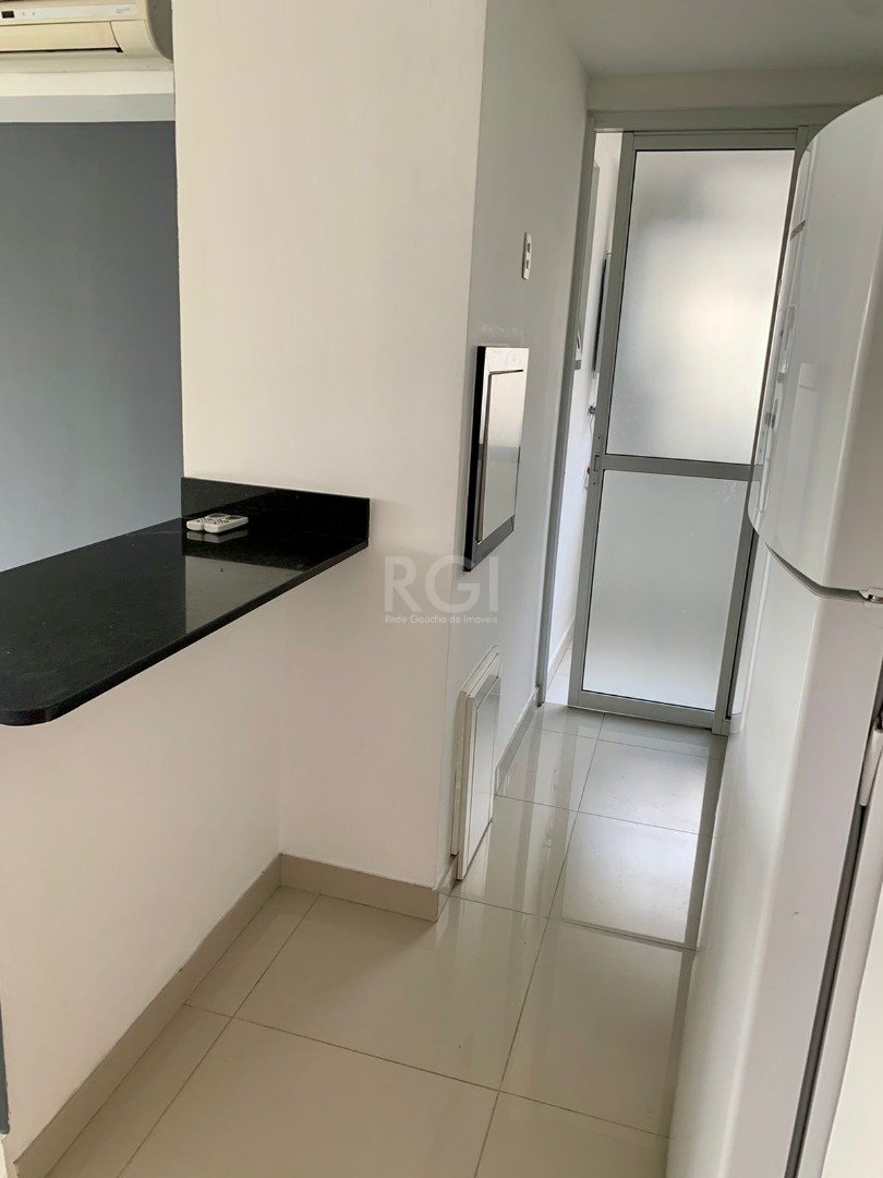 Apartamento à venda com 3 quartos, 71m² - Foto 2