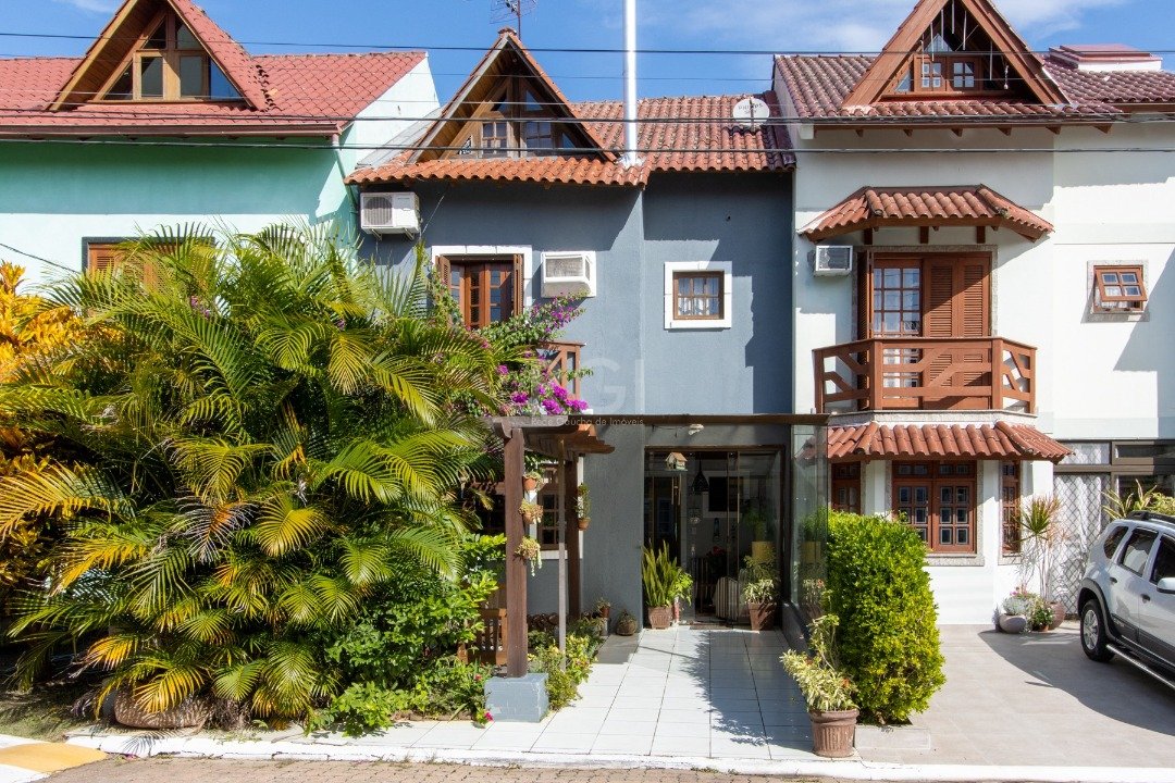 Casa Condominio com 186m², 3 dormitórios, 1 suíte, 2 vagas no bairro Guarujá em Porto Alegre para Comprar
