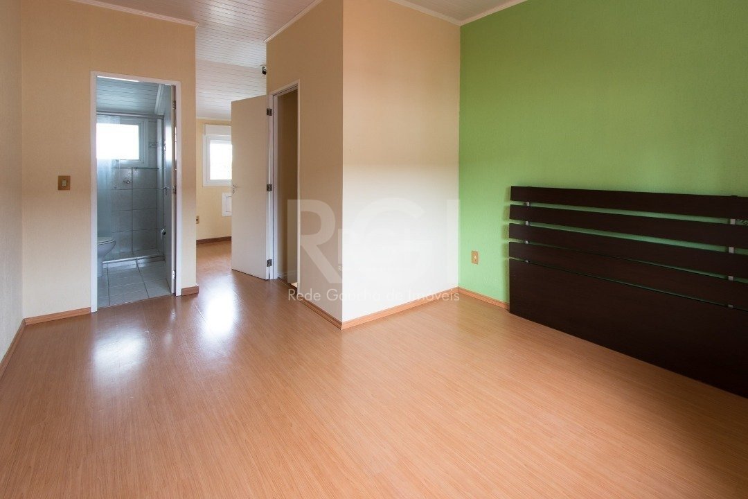 Casa Condominio com 92m², 3 dormitórios, 1 suíte, 2 vagas no bairro Cristal em Porto Alegre para Comprar