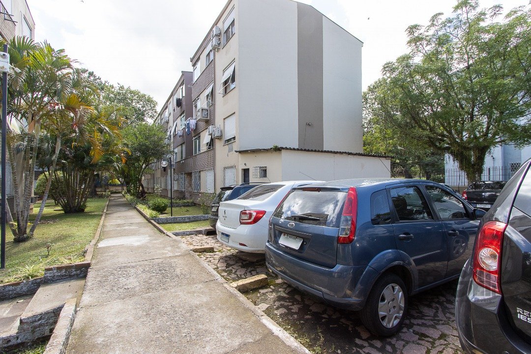 Apartamento com 37m², 1 dormitório no bairro Cavalhada em Porto Alegre para Comprar