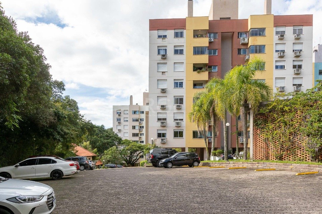 Apartamento com 61m², 2 dormitórios, 2 vagas no bairro Nonoai em Porto Alegre para Comprar