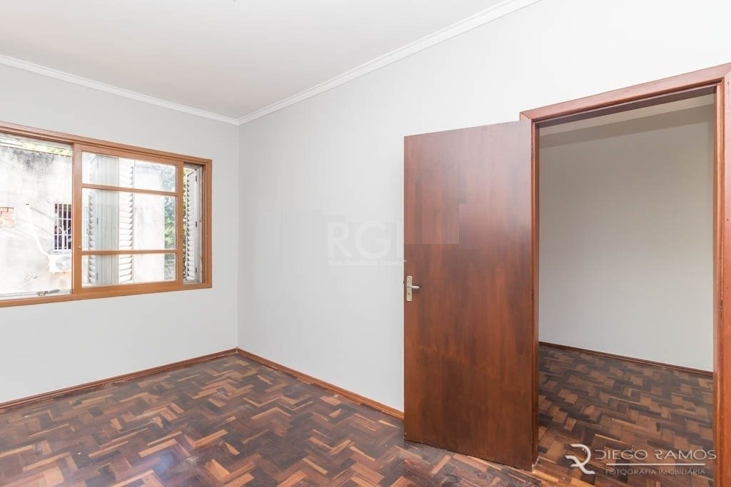 Apartamento com 46m², 1 dormitório no bairro Azenha em Porto Alegre para Comprar