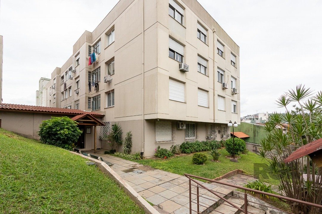 Apartamento com 47m², 1 dormitório, 1 vaga no bairro Tristeza em Porto Alegre para Comprar