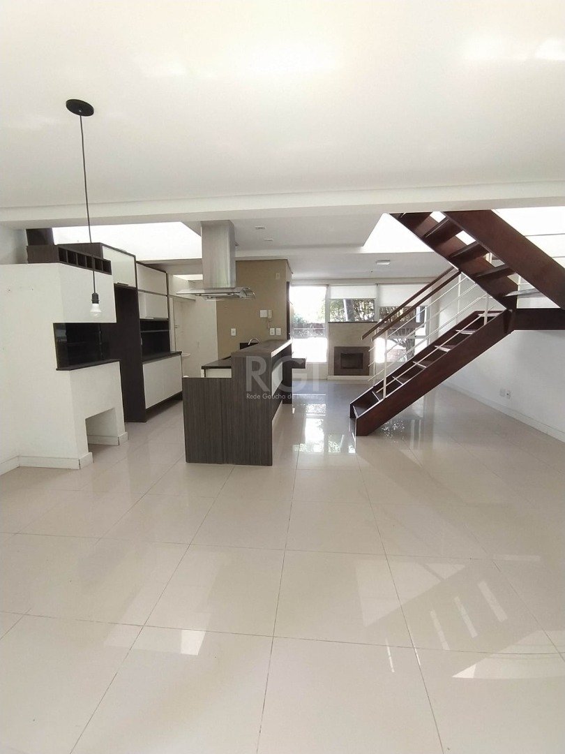 Casa Condominio com 165m², 3 dormitórios, 1 suíte, 1 vaga no bairro Ipanema em Porto Alegre para Comprar