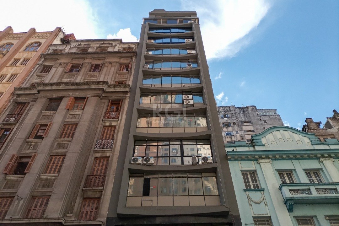 Conjunto/Sala com 141m² no bairro Centro Histórico em Porto Alegre para Comprar