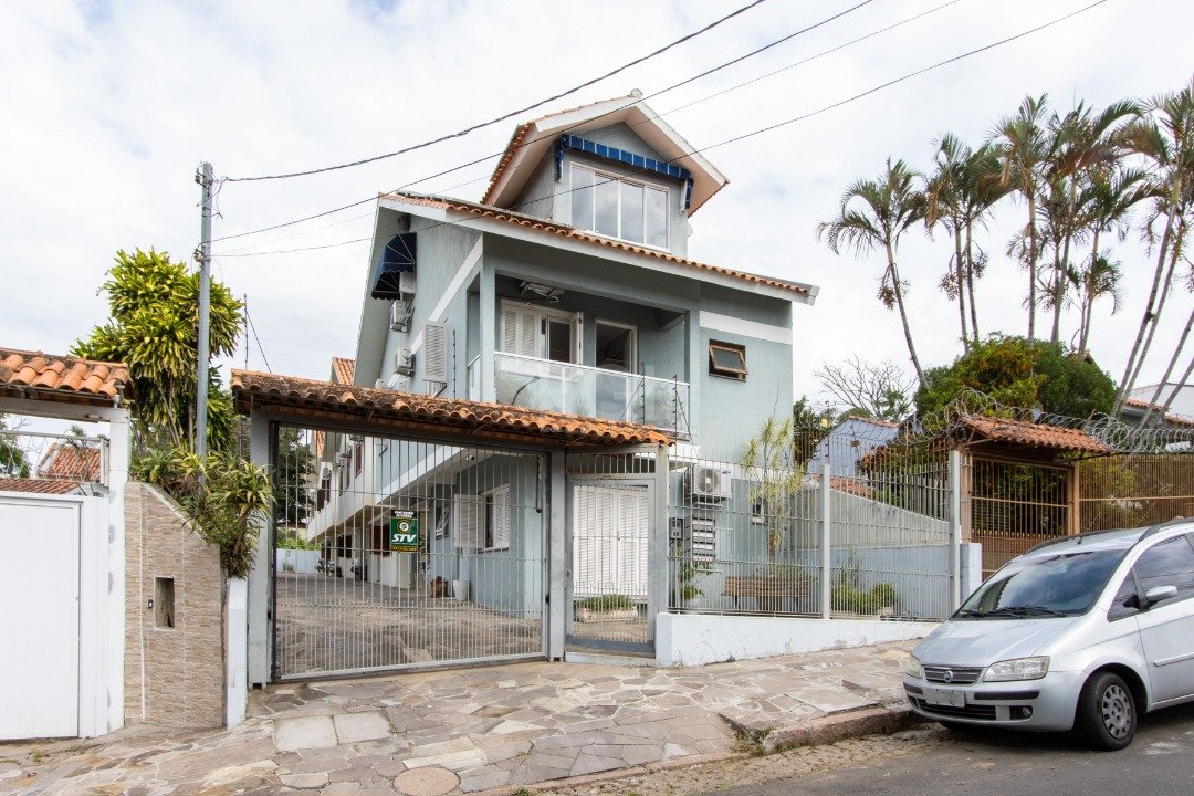 Casa Condominio com 150m², 3 dormitórios, 1 suíte, 2 vagas no bairro Tristeza em Porto Alegre para Comprar