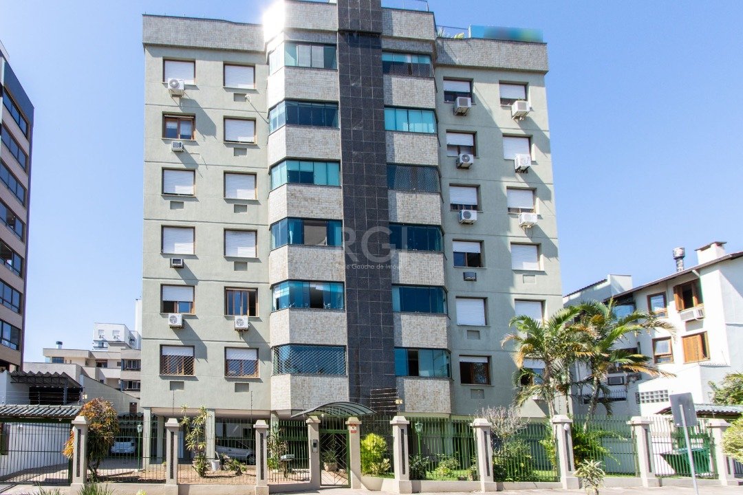 Cobertura com 213m², 3 dormitórios, 1 suíte, 1 vaga no bairro Tristeza em Porto Alegre para Comprar