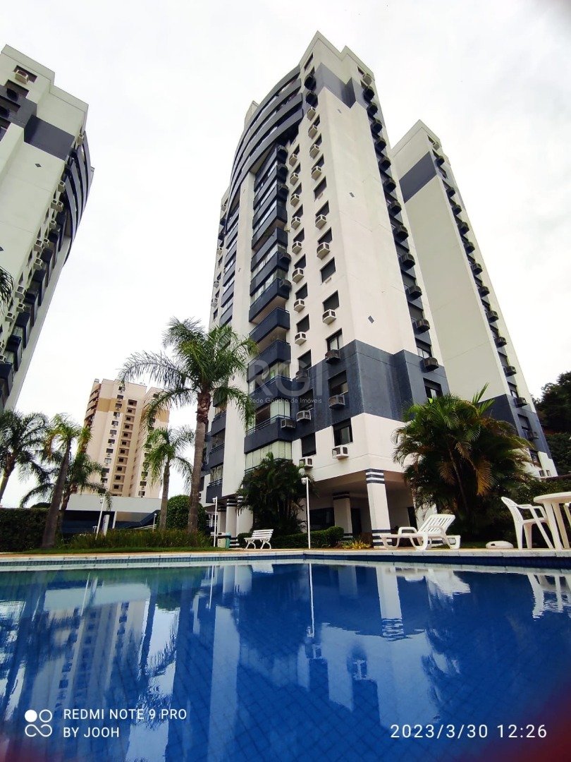Apartamento com 86m², 3 dormitórios, 1 suíte, 1 vaga no bairro Cristal em Porto Alegre para Comprar
