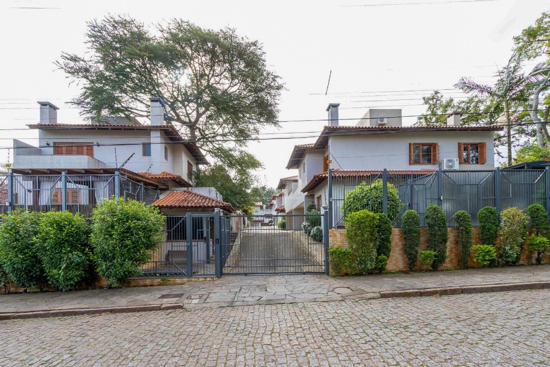 Casa Condominio com 334m², 4 dormitórios, 2 vagas no bairro Jardim Isabel em Porto Alegre para Comprar