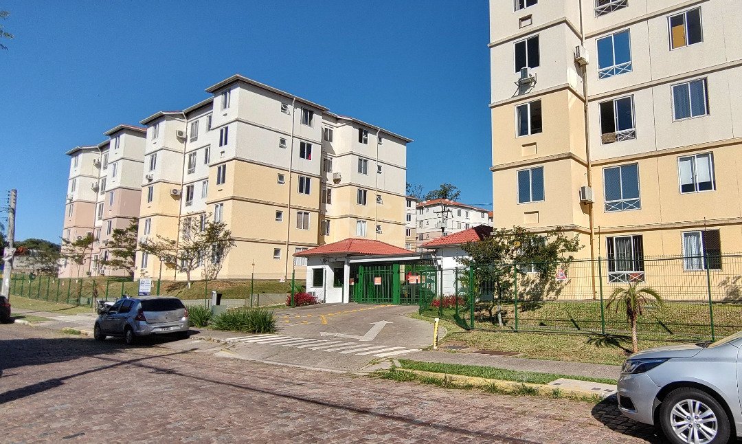 Apartamento com 50m², 3 dormitórios, 1 vaga no bairro Mario Quintana em Porto Alegre para Comprar